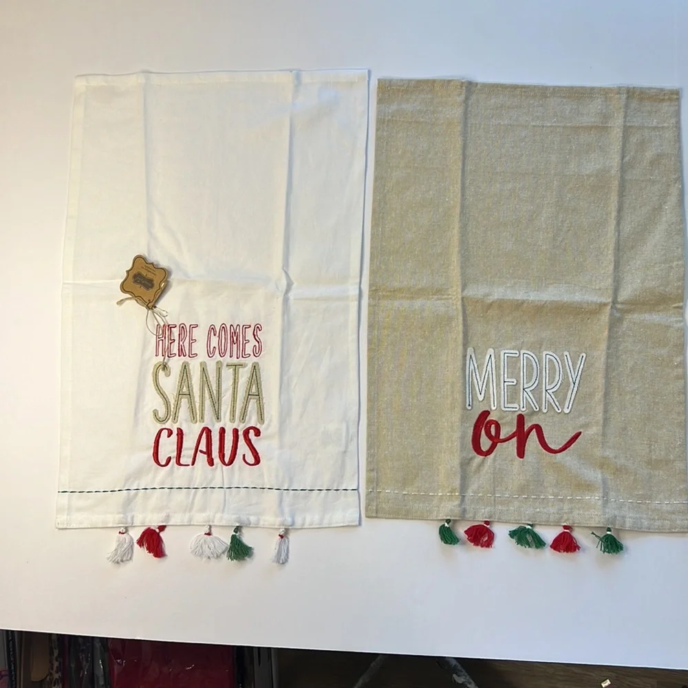 MUDPIE Tassel Towels SET of 2 Santa Merry Christmas Embroidery hostess gift‎ NEW